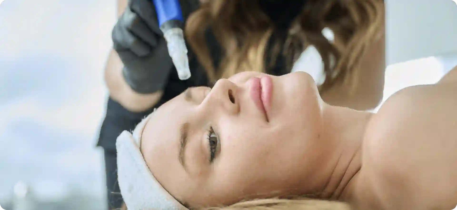How Do Microneedles Trigger New Collagen and Elastin in Loose Skin Derbyshire?
